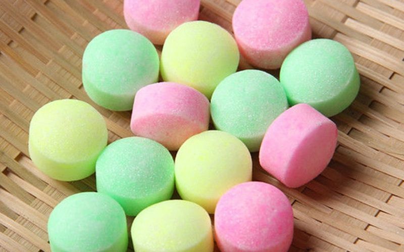 Khử mùi hôi nhà vệ sinh bằng long não