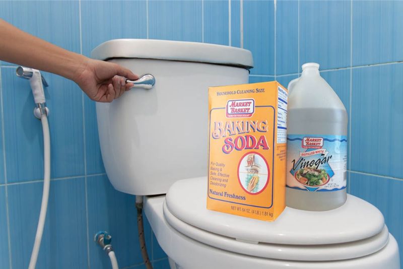 Có nên kết hợp nước nóng với baking soda và giấm