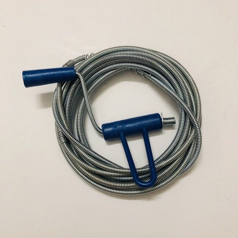 13 Cách xử lý bồn cầu bị nghẹt hiệu quả, nhanh chóng tại nhà 10 Dùng dây lò xo thông cống