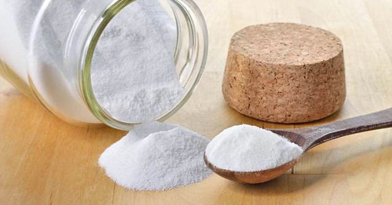 Vì sao baking soda làm sạch được lavabo?