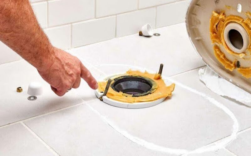 Hướng dẫn thay và dán lại gioăng cao su chân bồn cầu