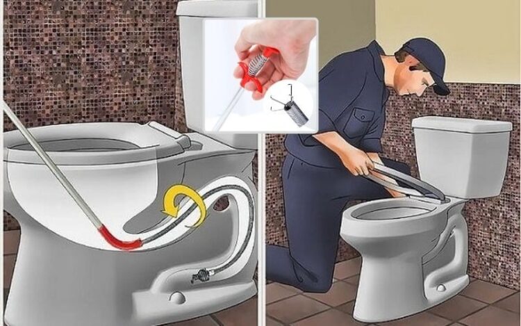 Sử dụng dây lò xo lấy vật cứng kẹt trong bồn cầu