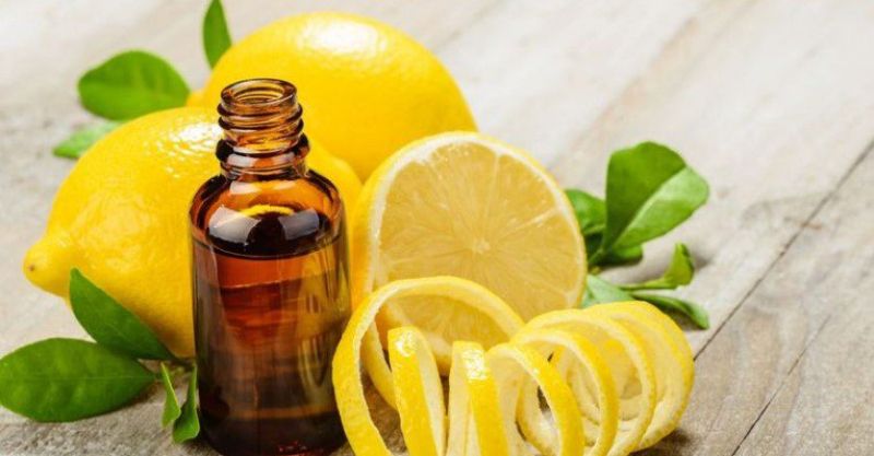 Dùng hỗn hợp chanh và tinh dầu