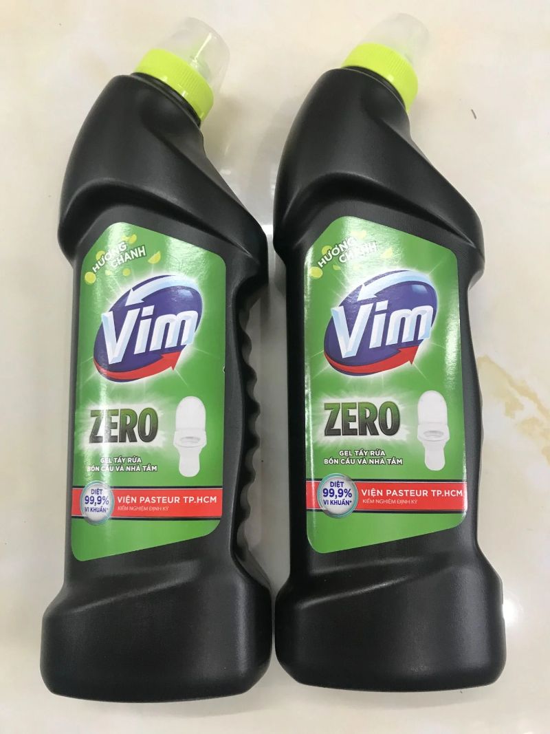 Nước tẩy bồn cầu Vim Zero chai màu đen
